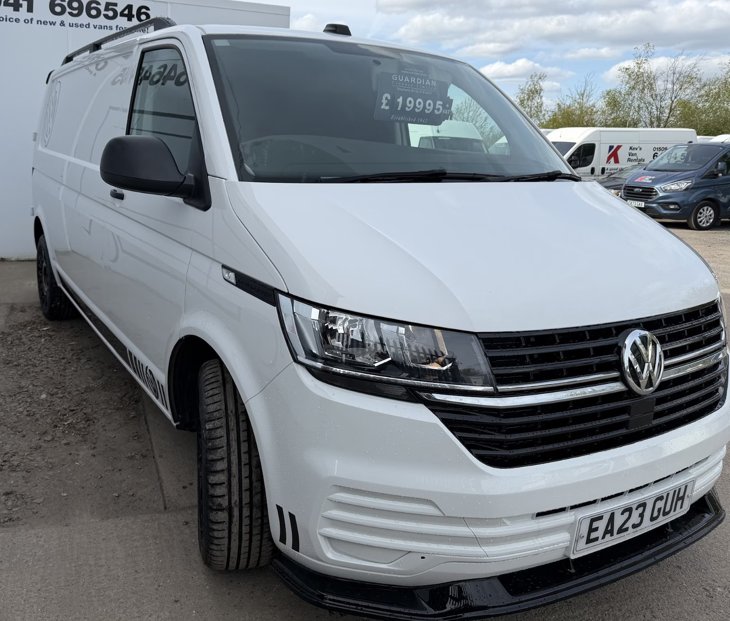 Volkswagen Transporter (2023) — photo 7
