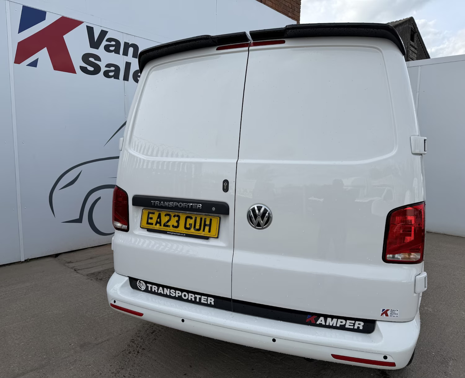 Volkswagen Transporter (2023) — photo 9