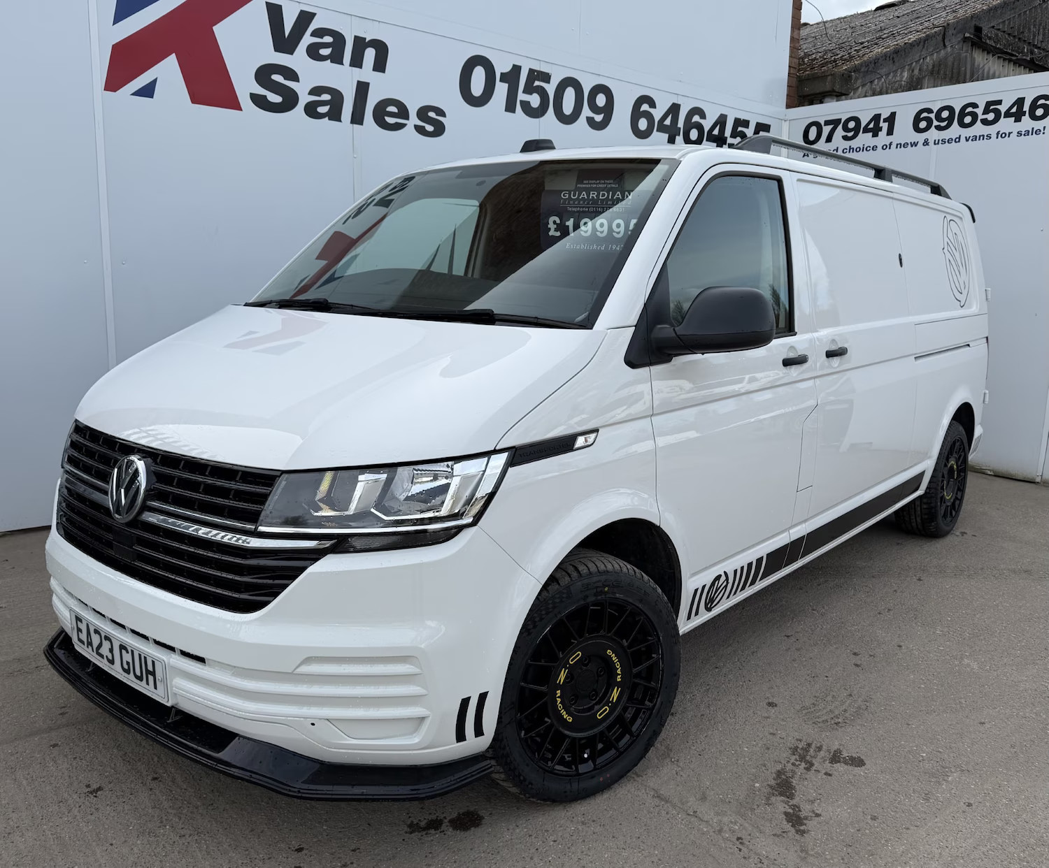 Volkswagen Transporter (2023) — photo 12