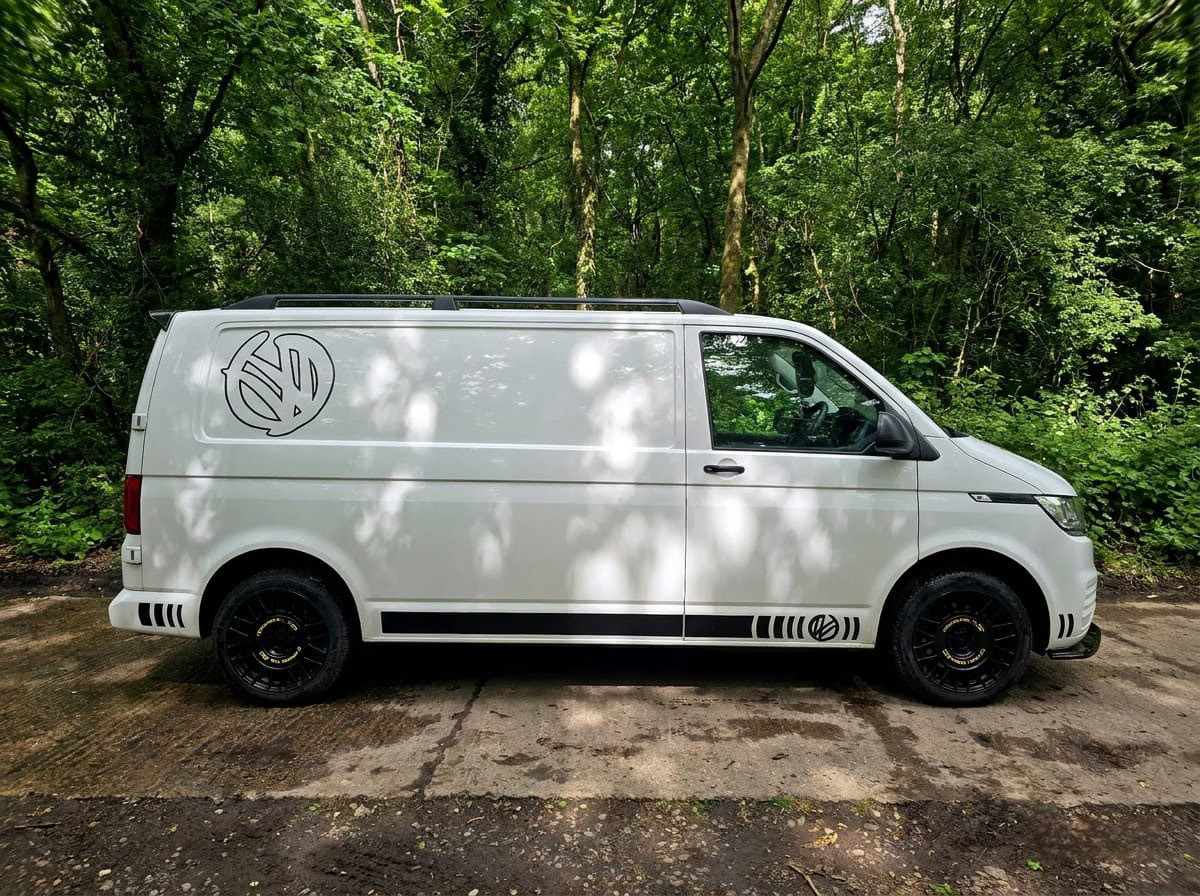 Volkswagen Transporter (2023) — image 2