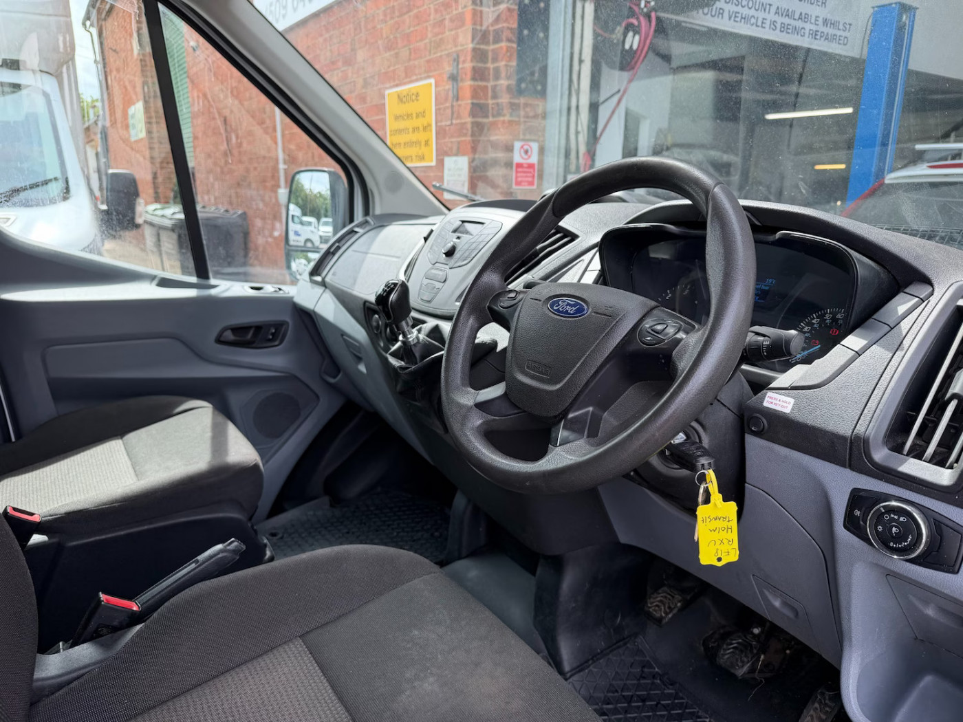 Ford Transit (2018) — image 5