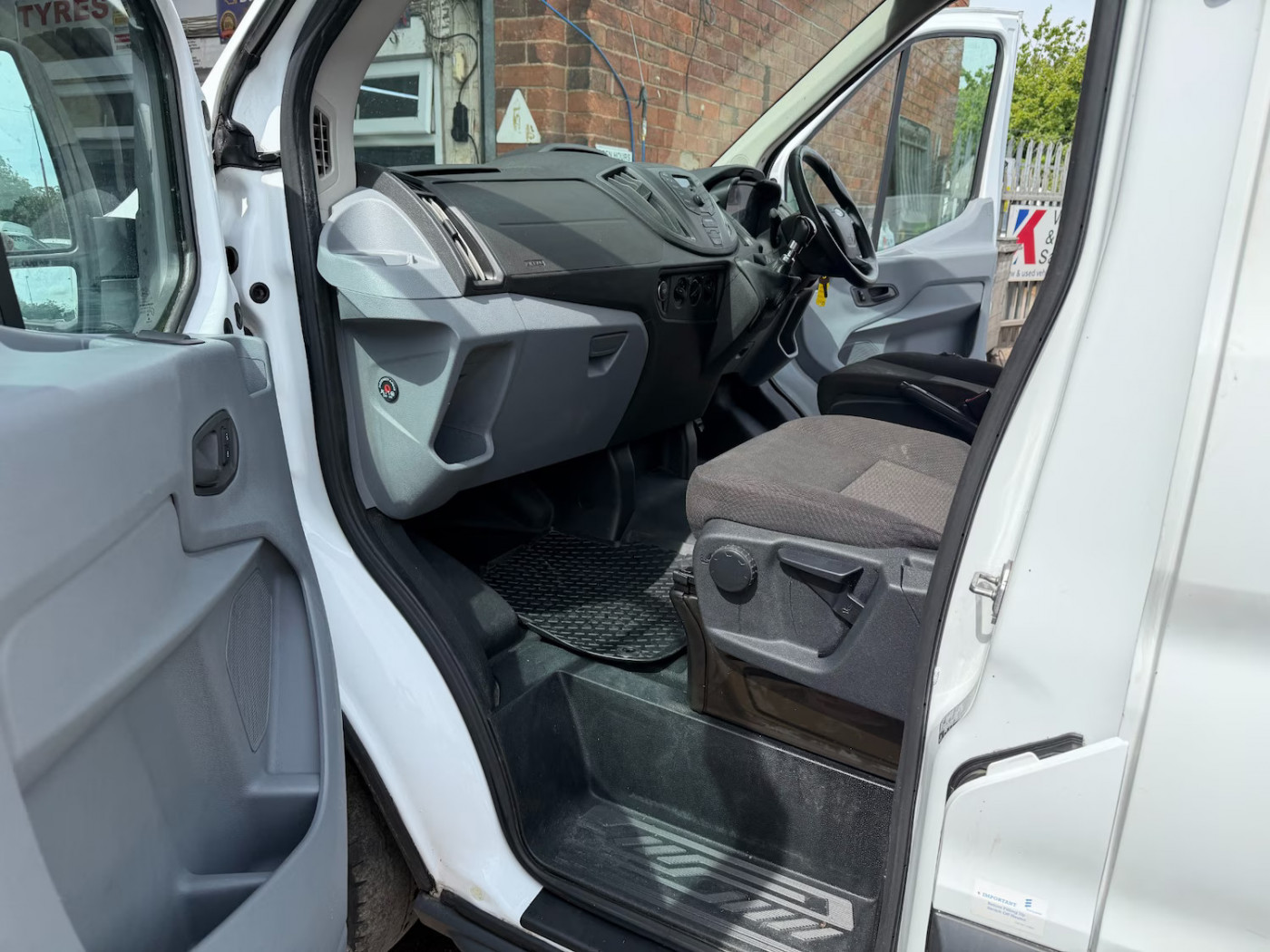 Ford Transit (2018) — image 8