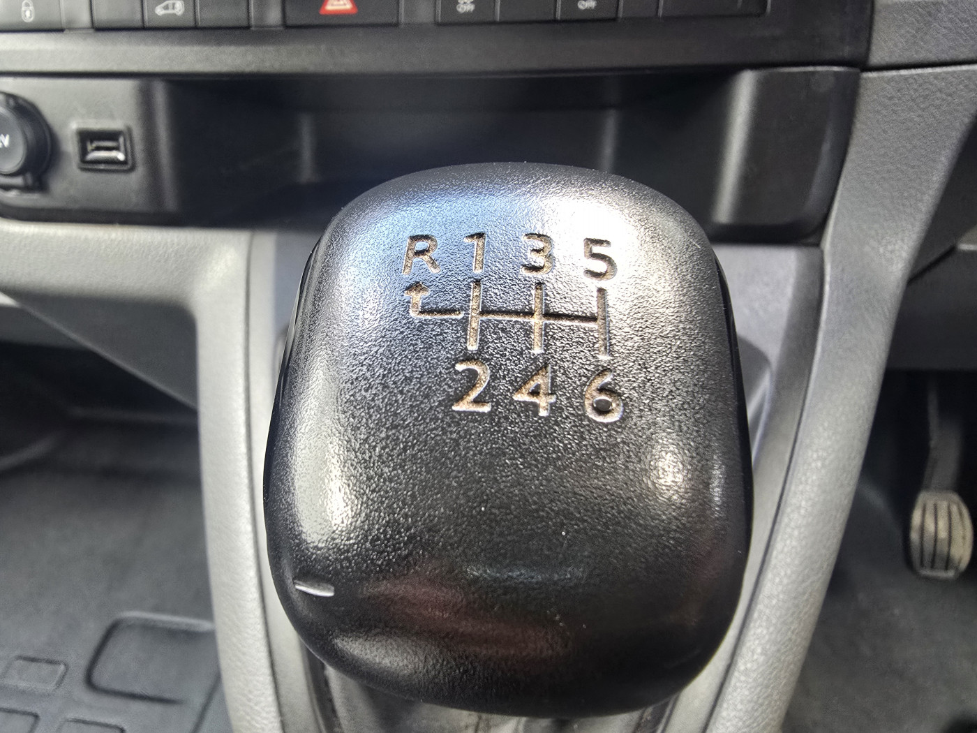 Vauxhall Vivaro (2019) — image 16