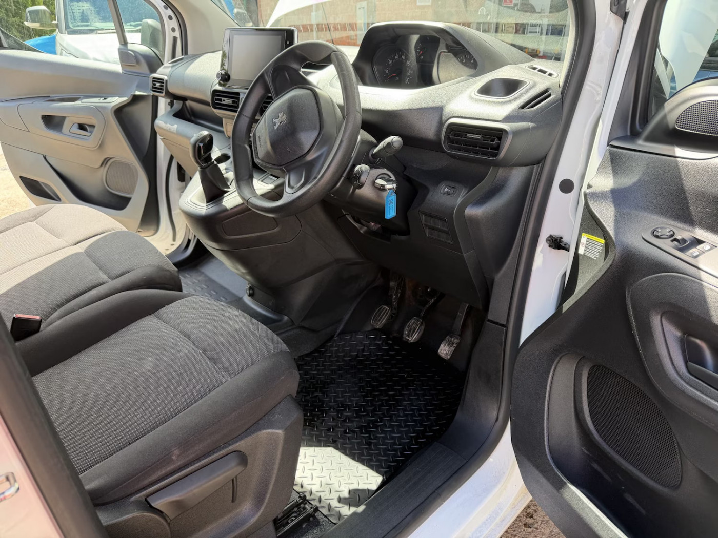 Peugeot Partner (2020) — image 11