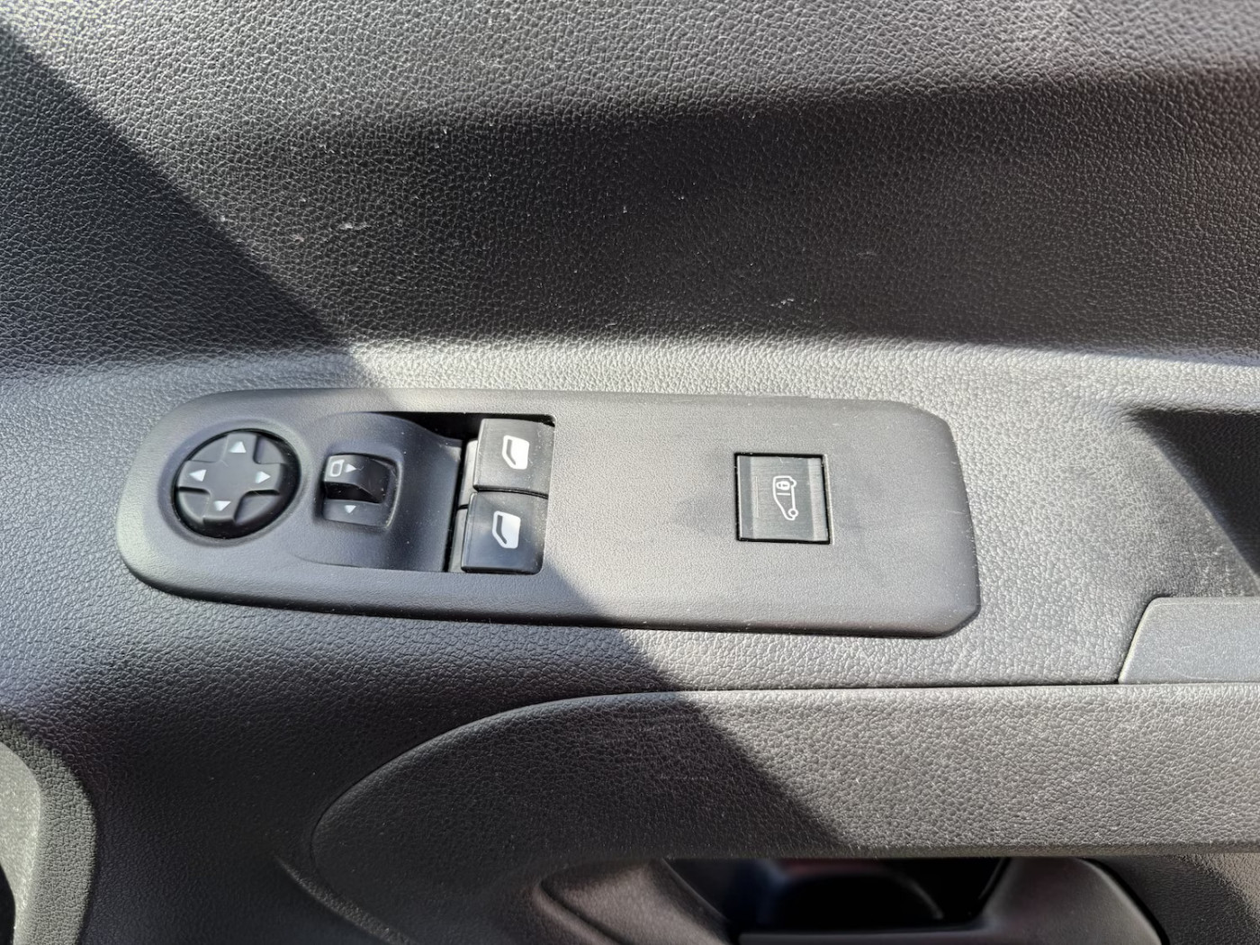Peugeot Partner (2020) — image 12