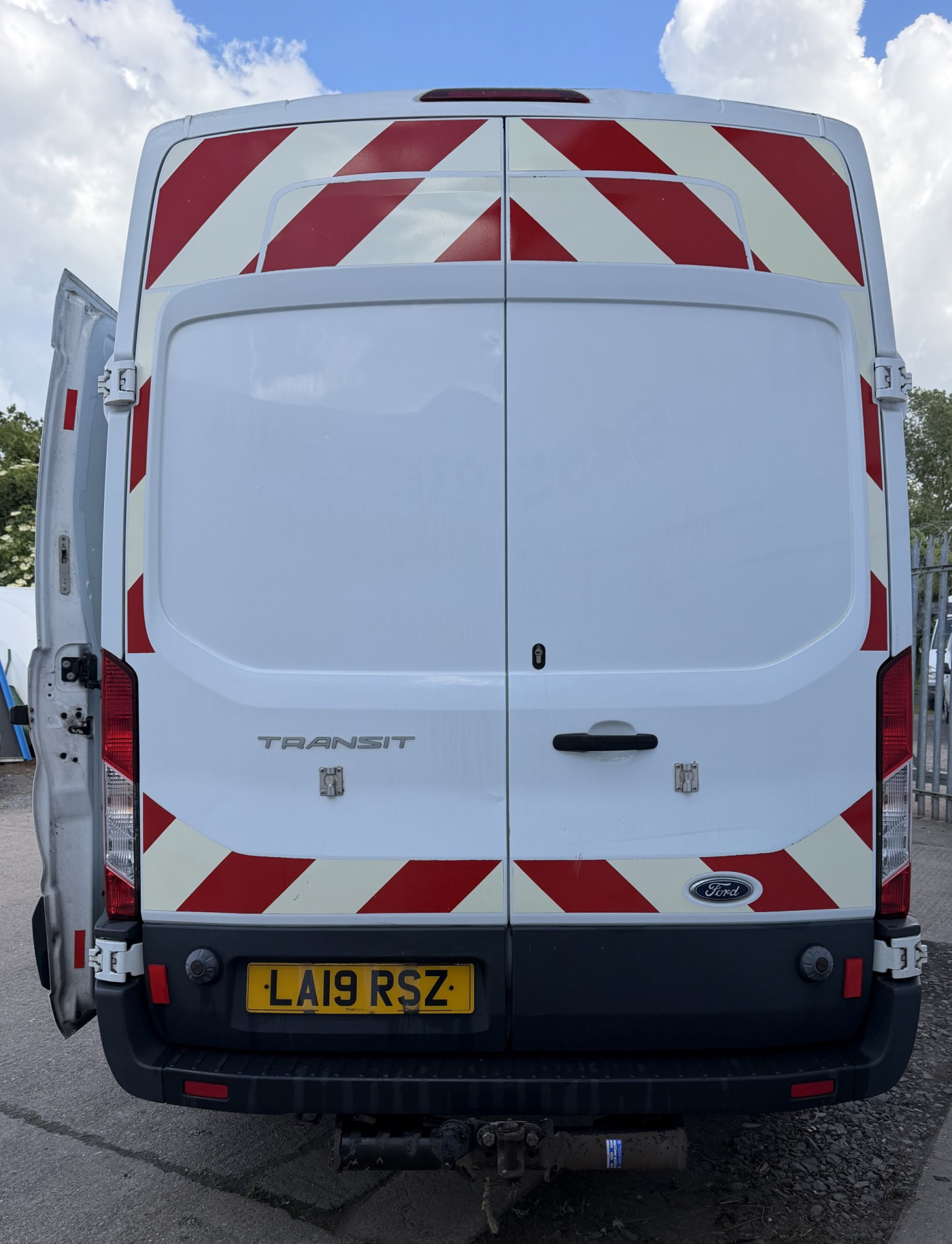 Ford MWB Transit 350 L2 H3 (2019) — image 5