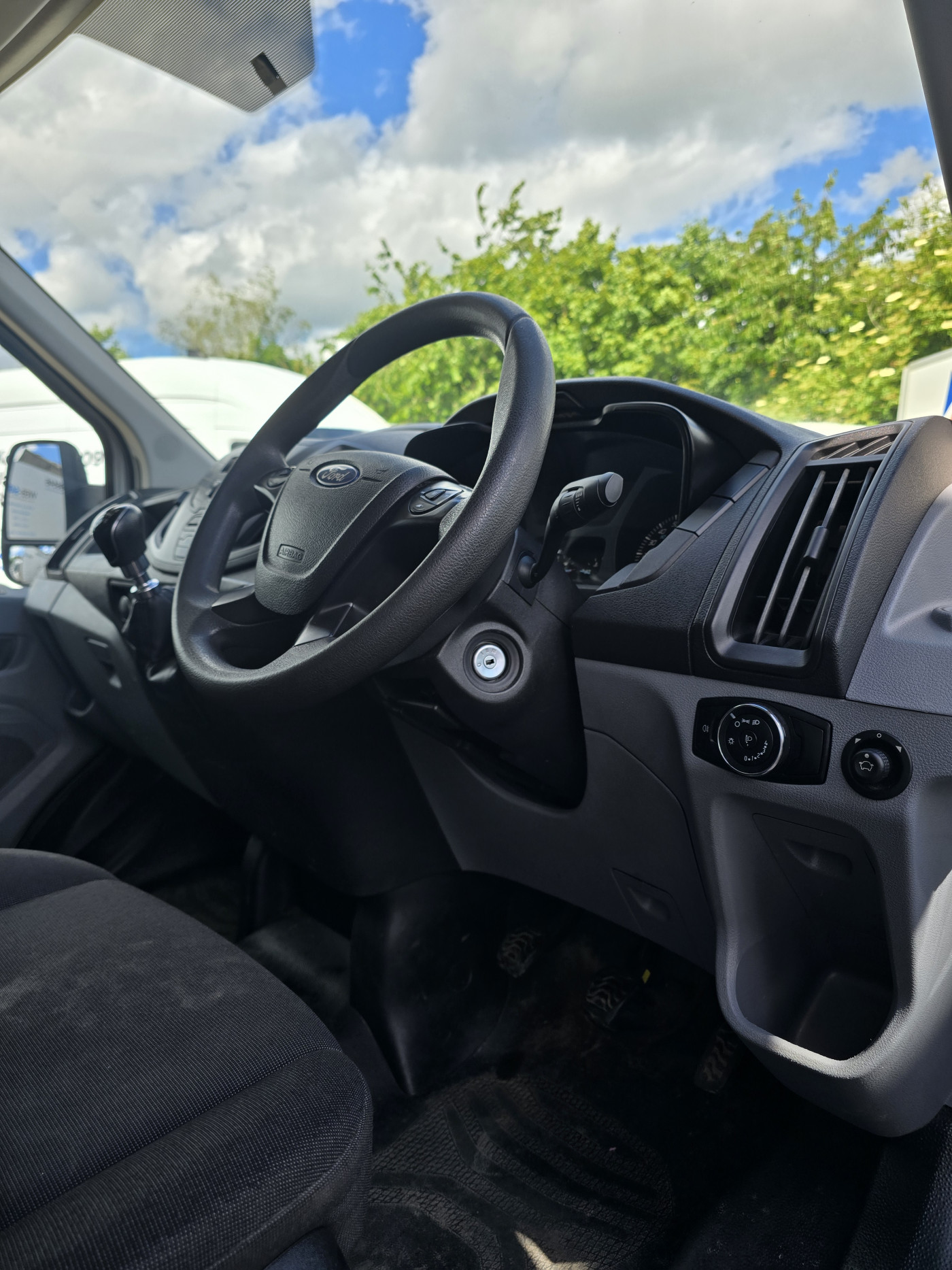 Ford Transit (2019) — image 3