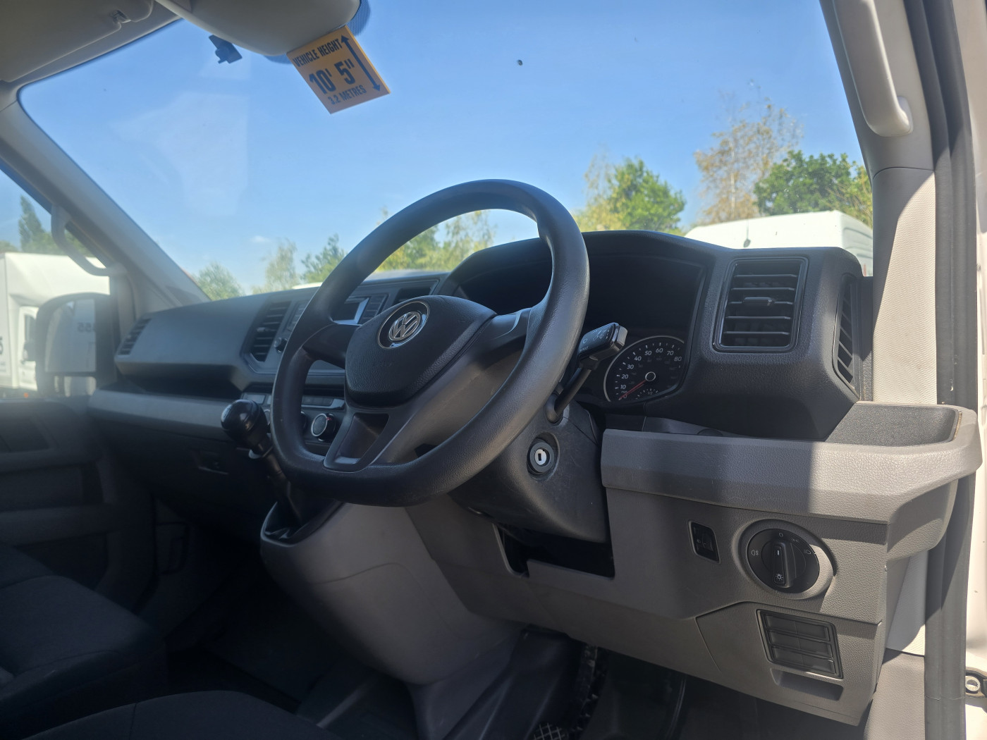 Volkswagen Crafter (2019) — image 8