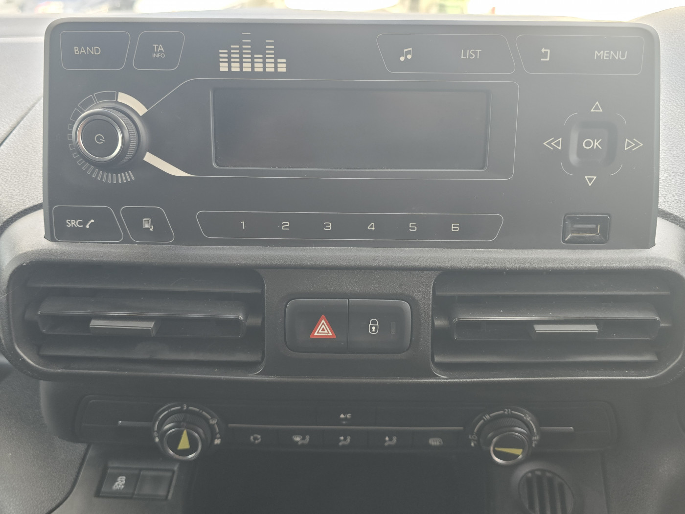 Vauxhall Combo (2019) — image 15
