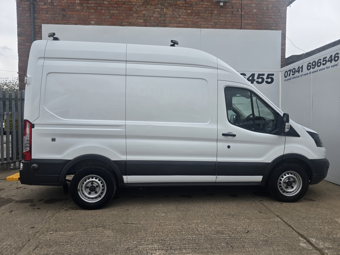 Ford Transit (2018) — image 11
