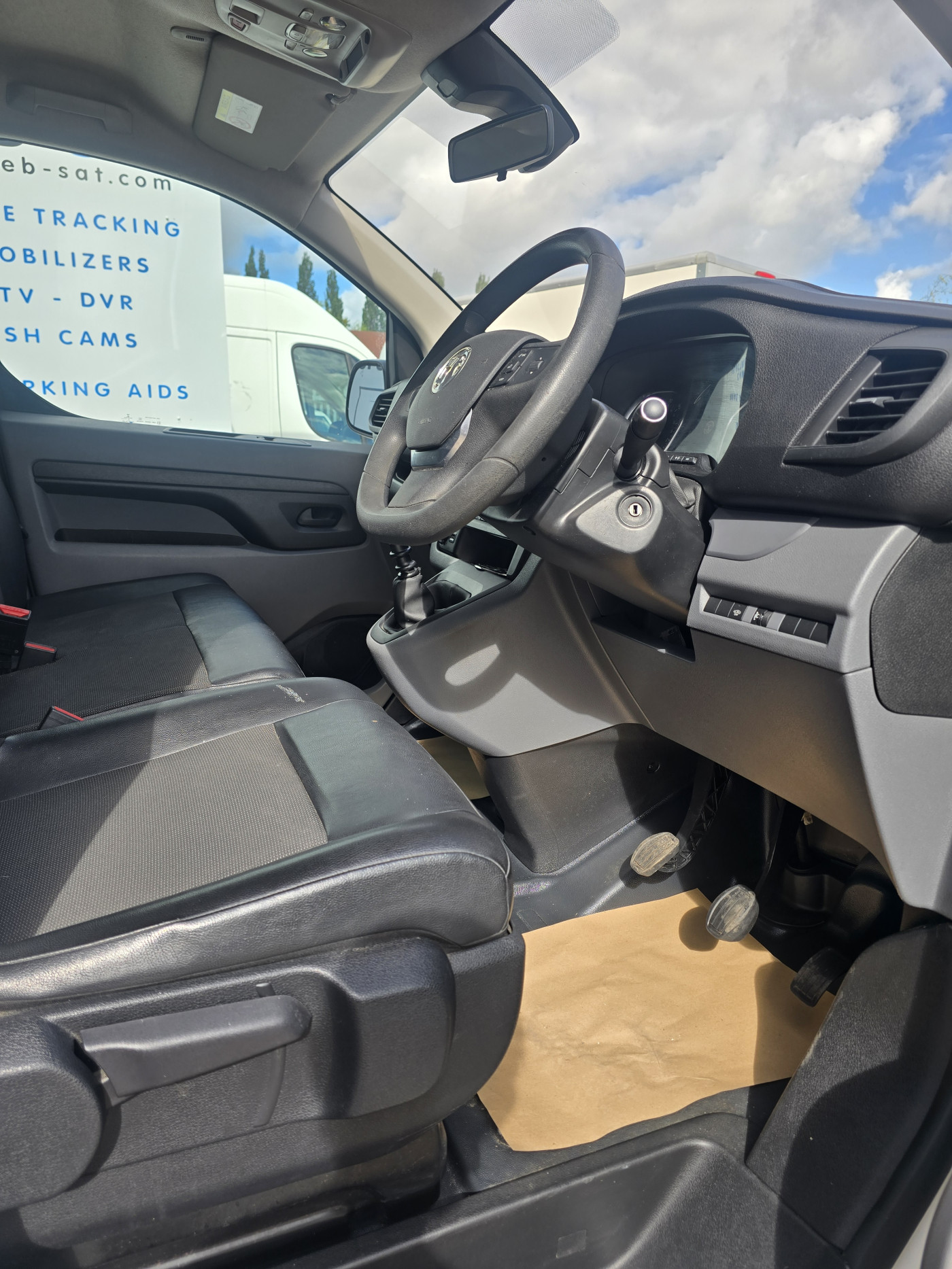 Vauxhall Vivaro (2020) — image 12