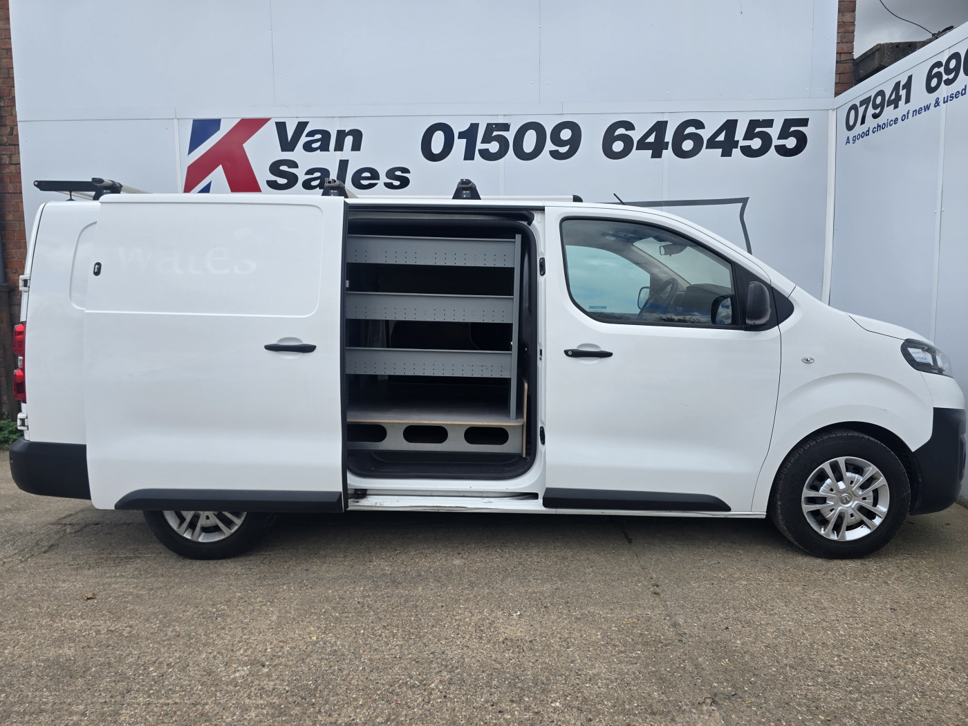Vauxhall Vivaro (2020) — image 9