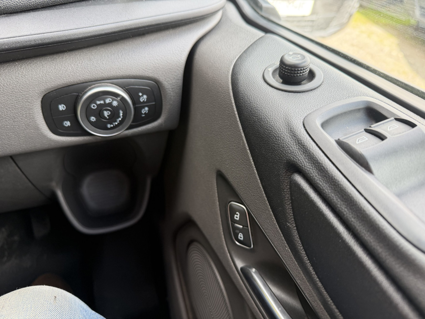 Ford Transit Trend 320 (2022) — image 8