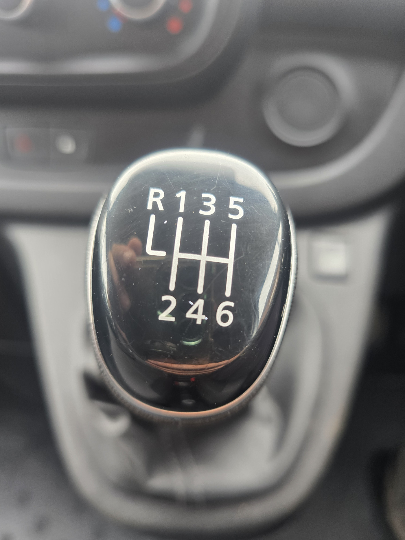 Renault LWB Trafic (2020) — image 14