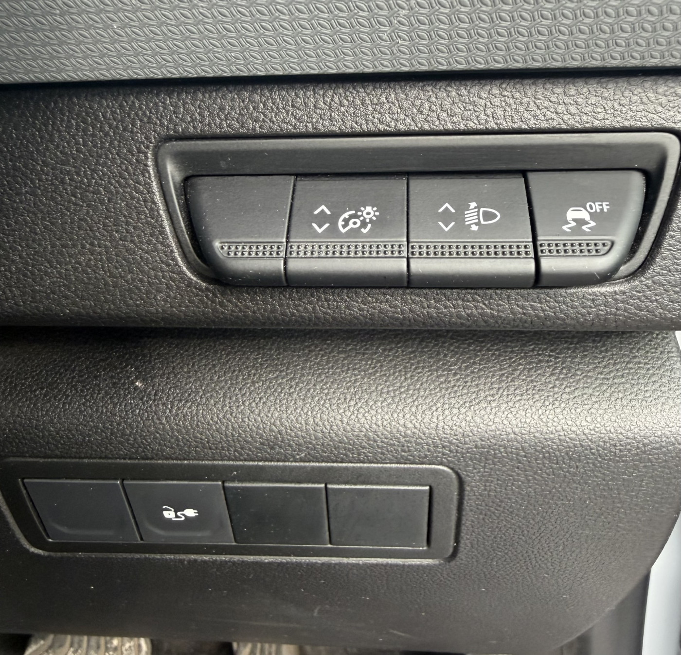 Nissan Townstar Electric Automatic (2023) — image 20