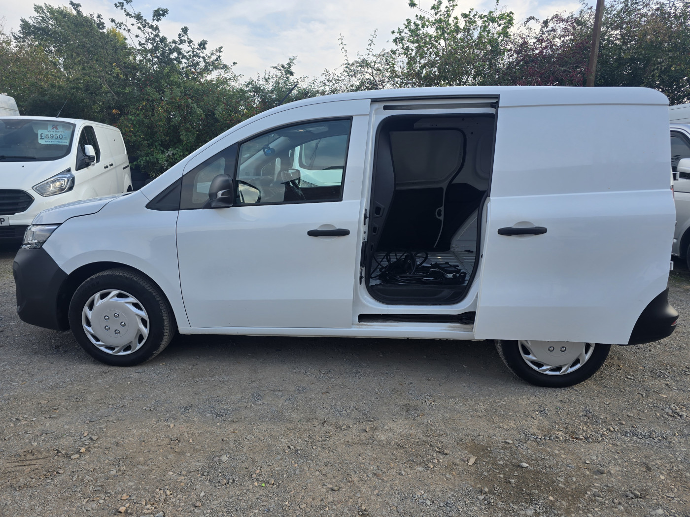 Nissan Townstar Electric Automatic (2023) — image 9