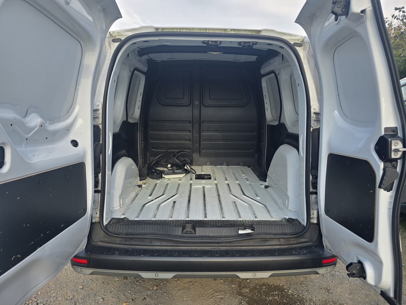 Nissan Townstar Electric Automatic (2023) — image 6