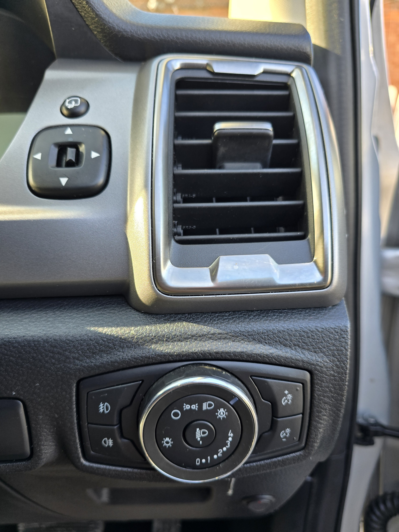 Ford Ranger (2023) — image 17