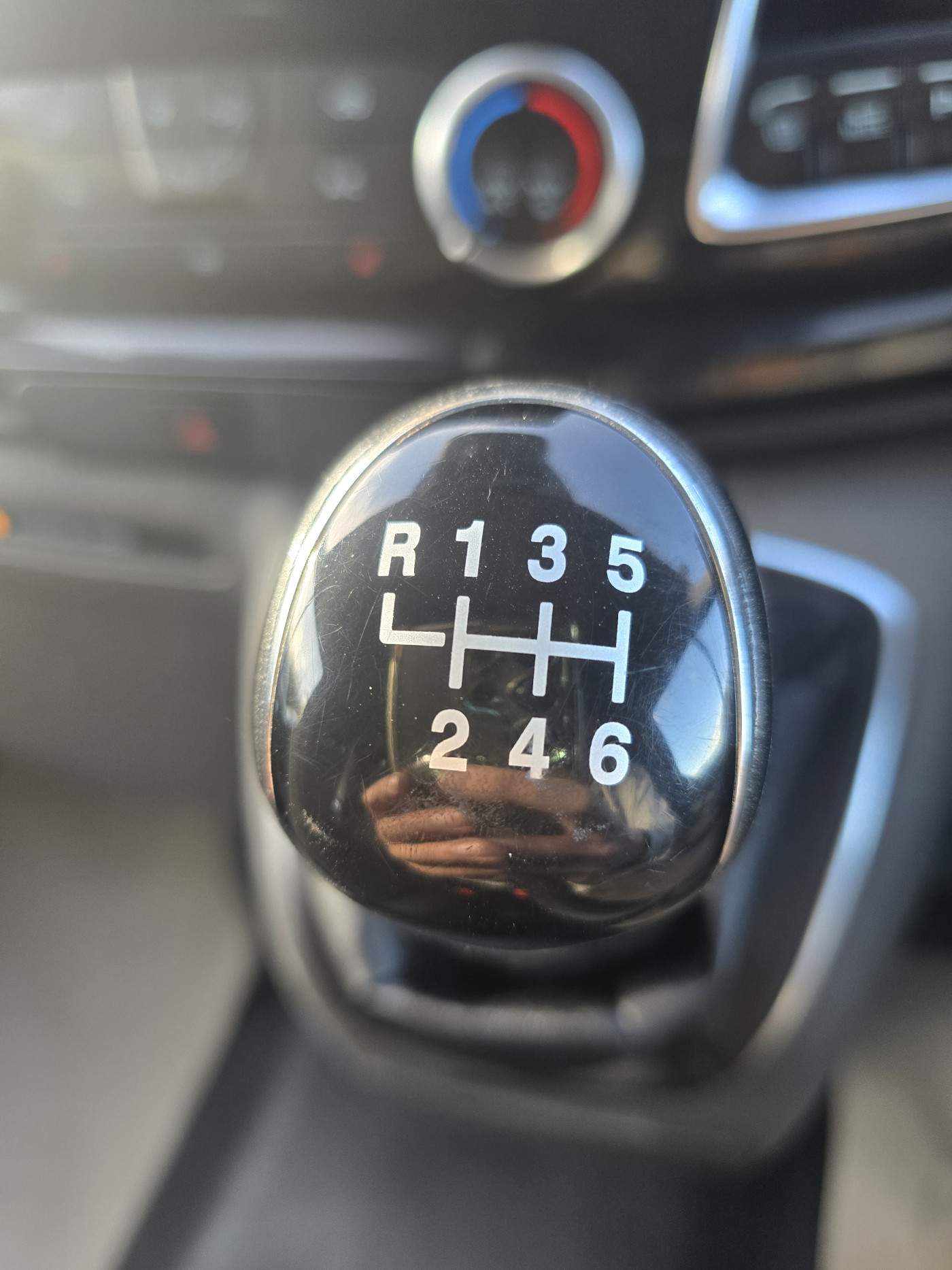 Ford Transit (2023) — image 18