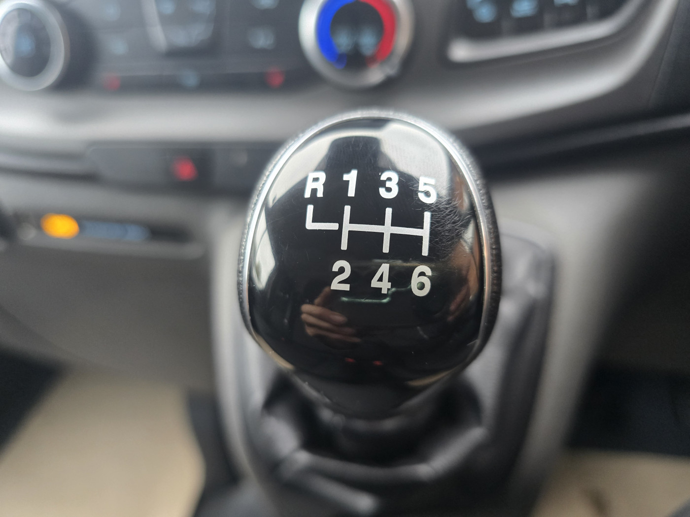 Ford Transit Custom 320 Trend (2021) — image 16