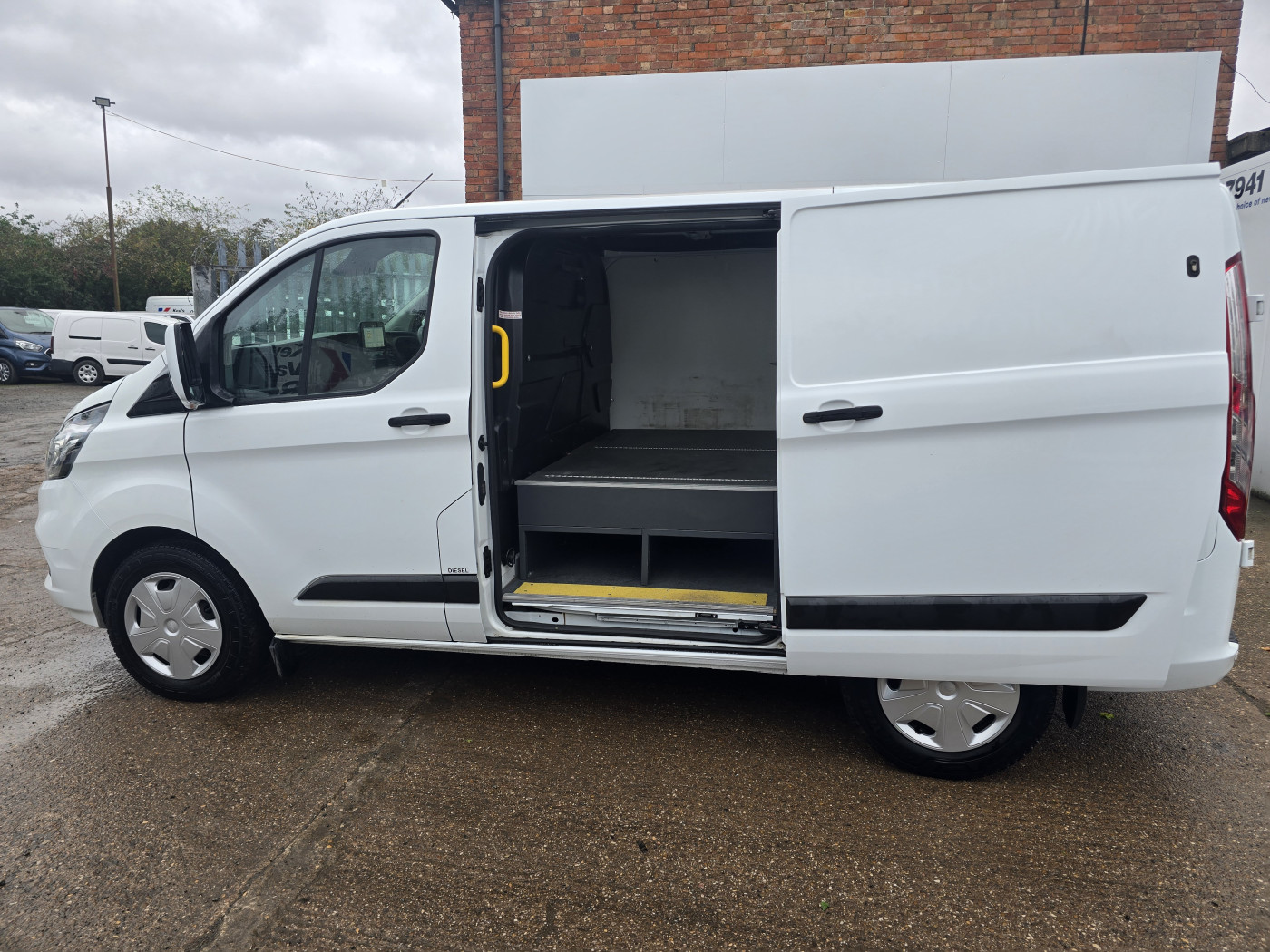 Ford Transit Custom 320 Trend (2021) — image 3