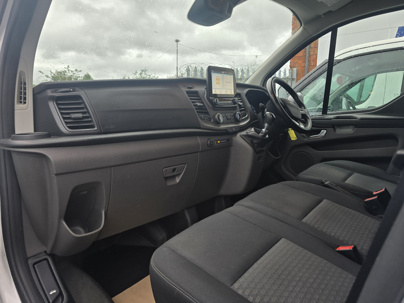 Ford Transit Custom 320 Trend (2021) — image 18