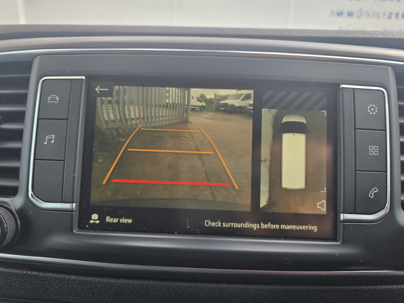 Vauxhall Vivaro L2 Dynamic (2020) — image 13