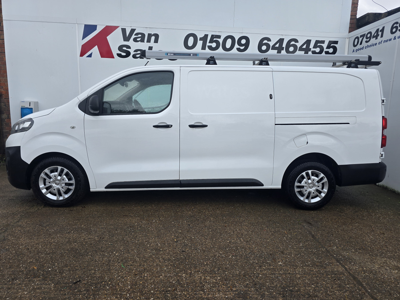 Vauxhall Vivaro L2 Dynamic (2020) — image 2