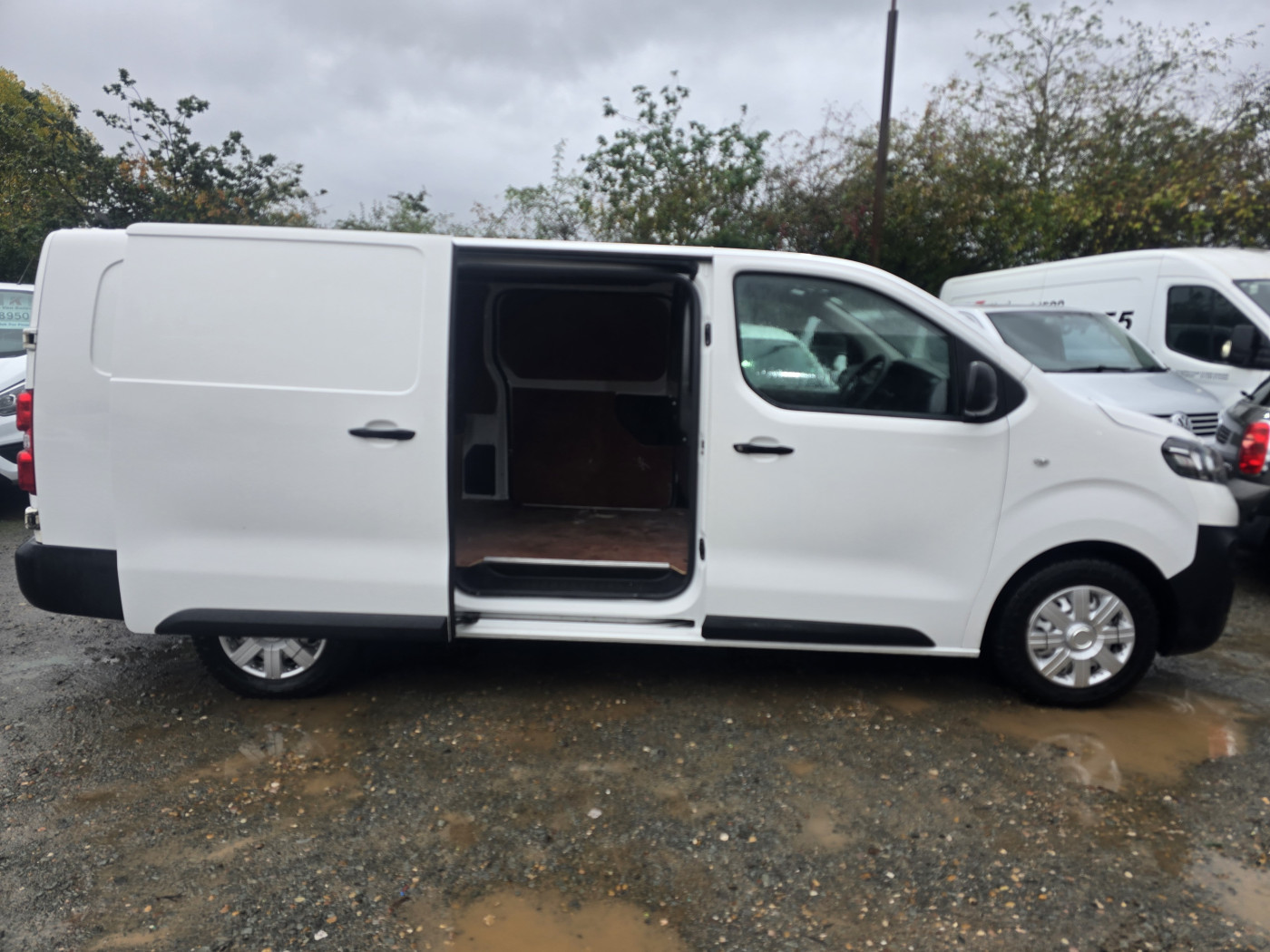 Vauxhall Vivaro L2 (2020) — image 3