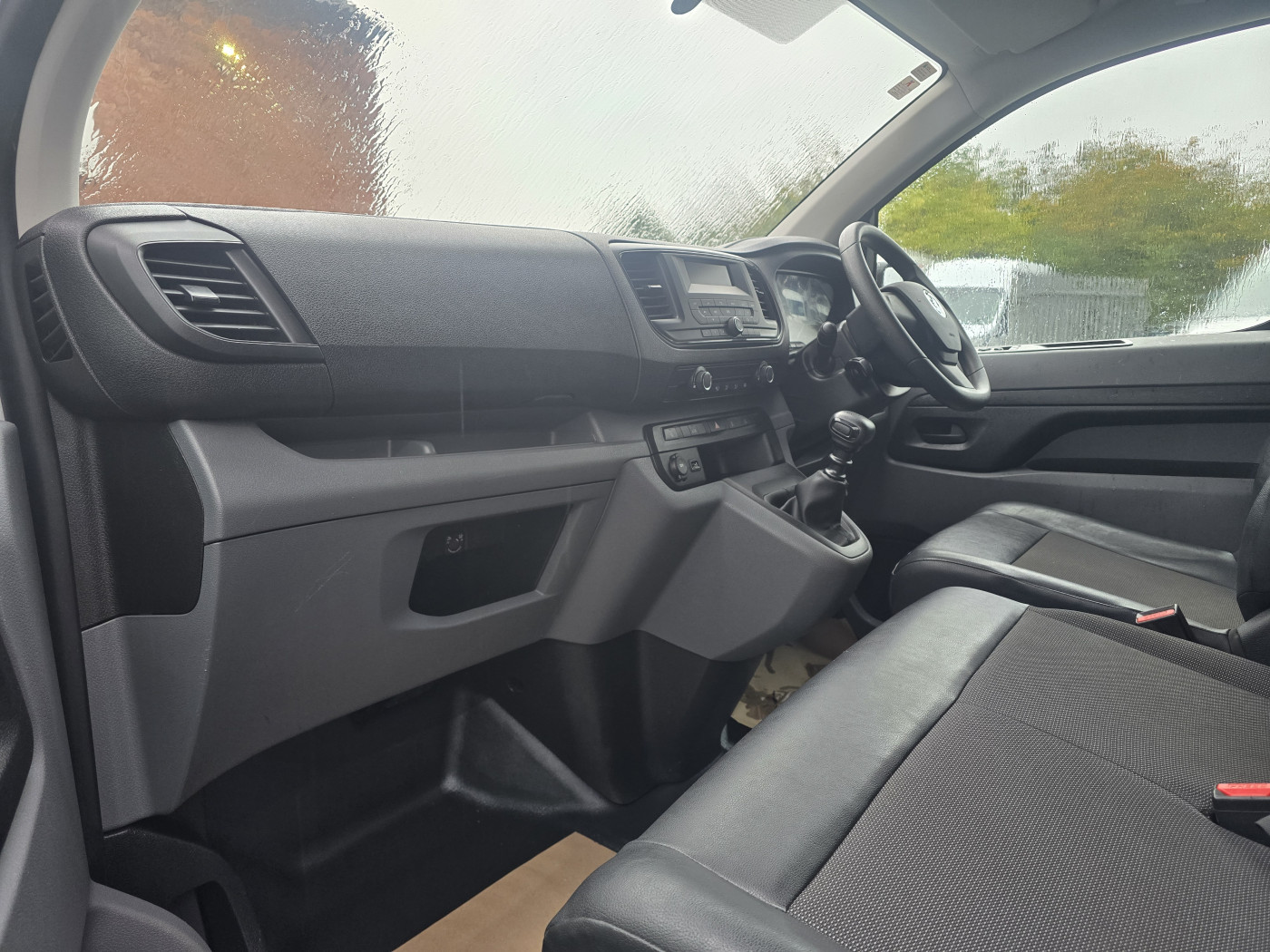 Vauxhall Vivaro L2 (2020) — image 20