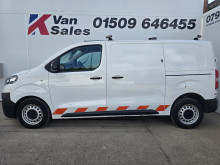 Vauxhall Vivaro (2019) — thumbnail 2