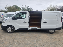 Renault LWB Trafic (2020) — thumbnail 3