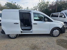 Nissan Townstar Electric Automatic (2023) — thumbnail 3
