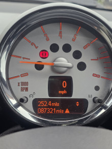 Mini Cooper S (2011) — thumbnail 14