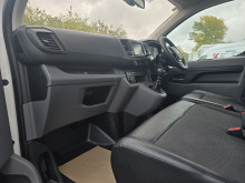 Vauxhall Vivaro L2 Dynamic (2020) — thumbnail 15