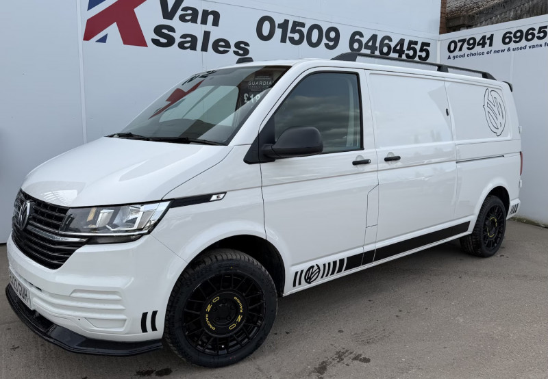 Volkswagen Transporter (2023) — photo 4