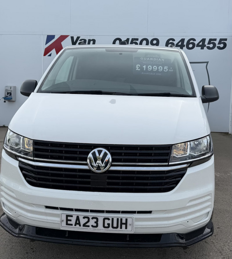 Volkswagen Transporter (2023) — photo 9
