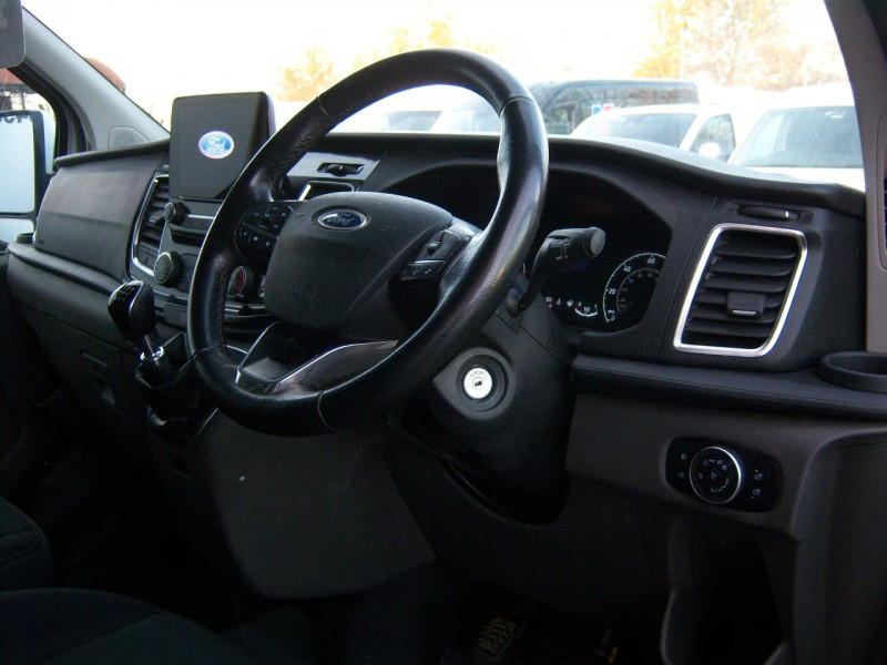 Ford Transit Custom (2020) — photo 11