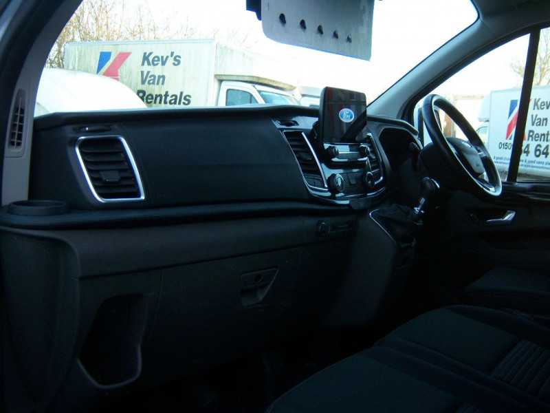 Ford Transit Custom (2020) — photo 17