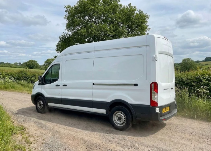 Ford Transit (2018) — photo 2
