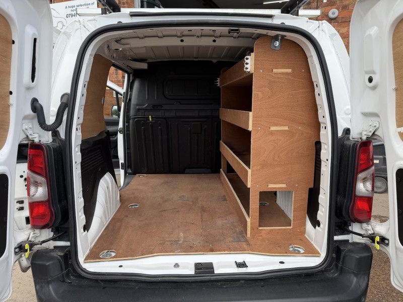 Peugeot Partner (2020) — photo 7