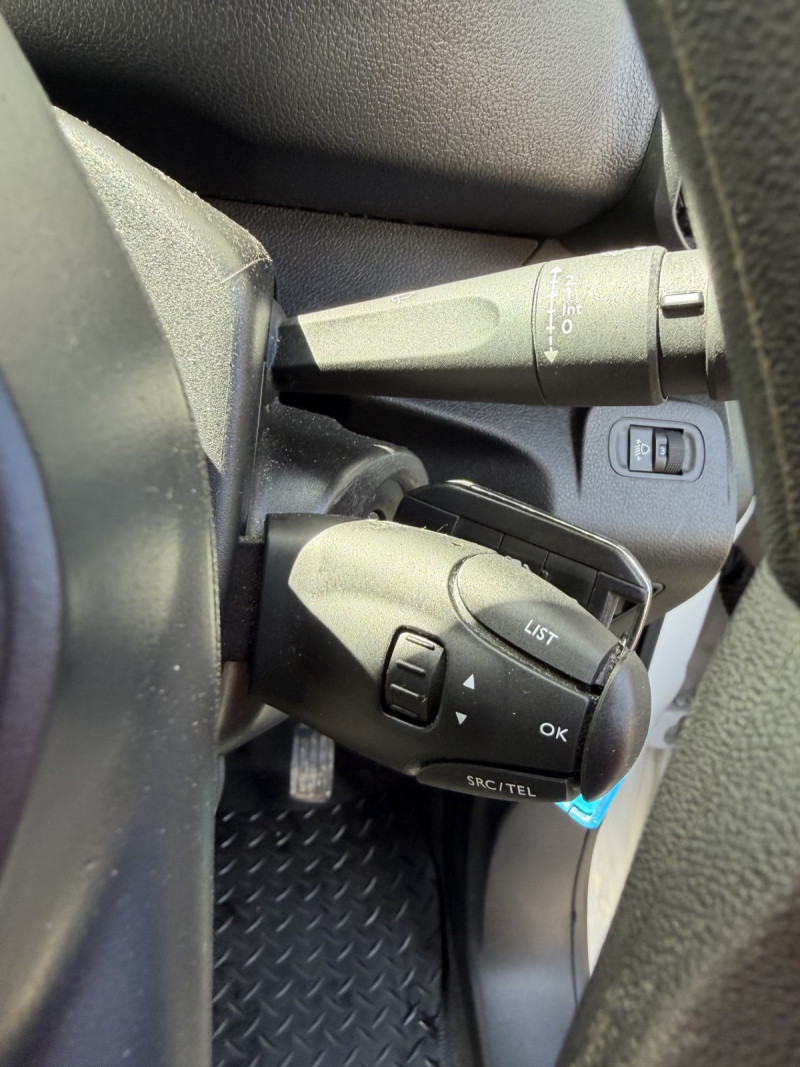 Peugeot Partner (2020) — photo 15
