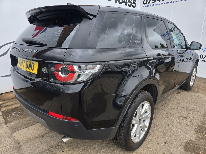Land Rover Discovery Sport (2017) — photo 3