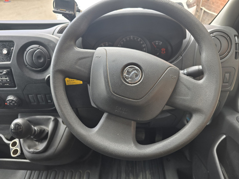 Vauxhall Movano MWB (2019) — photo 8