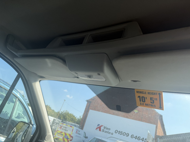 Ford Transit (2022) — photo 2