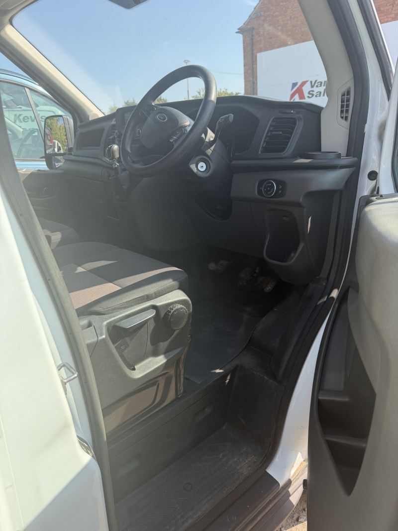 Ford Transit (2022) — photo 4