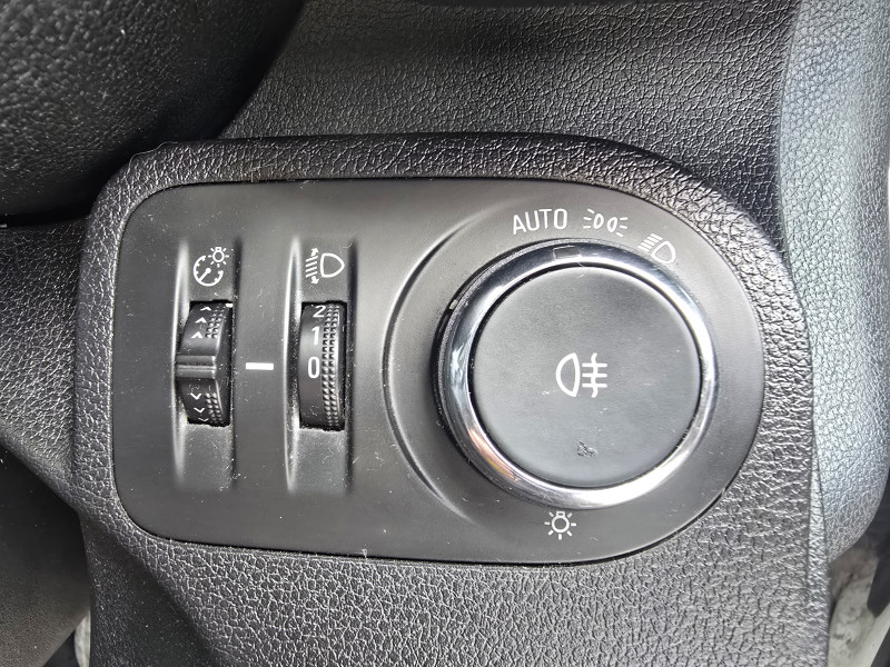 Vauxhall Combo (2019) — photo 13