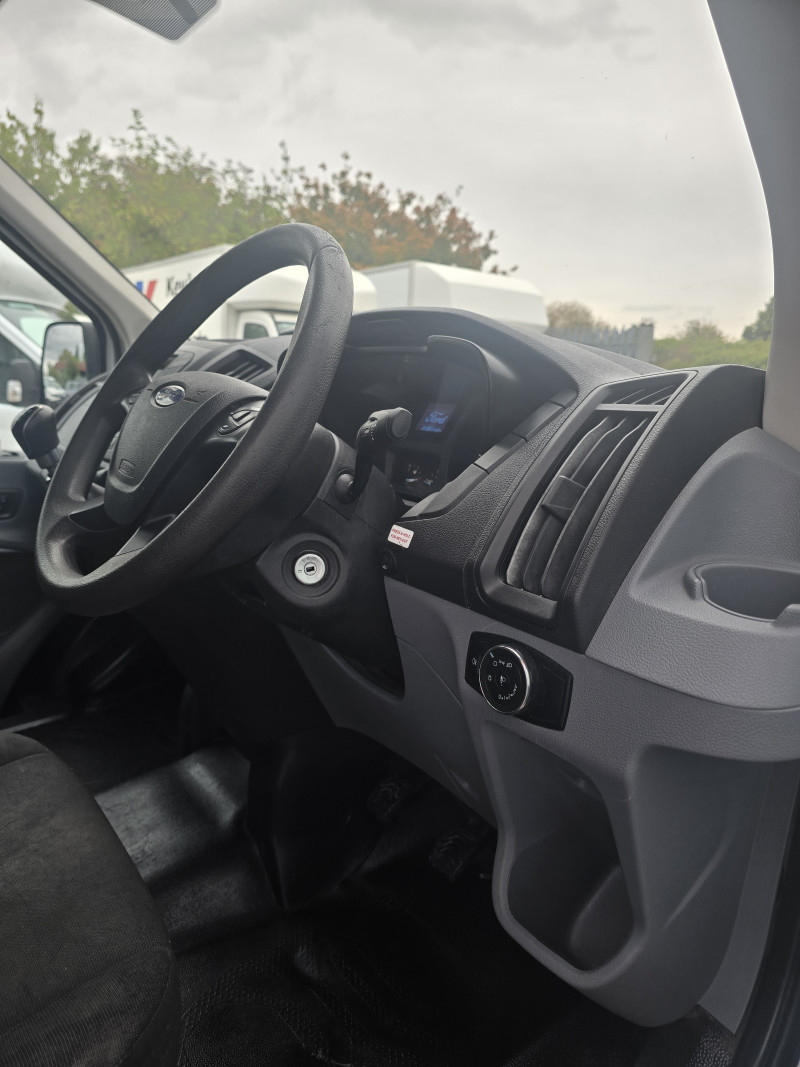 Ford Transit (2018) — photo 14