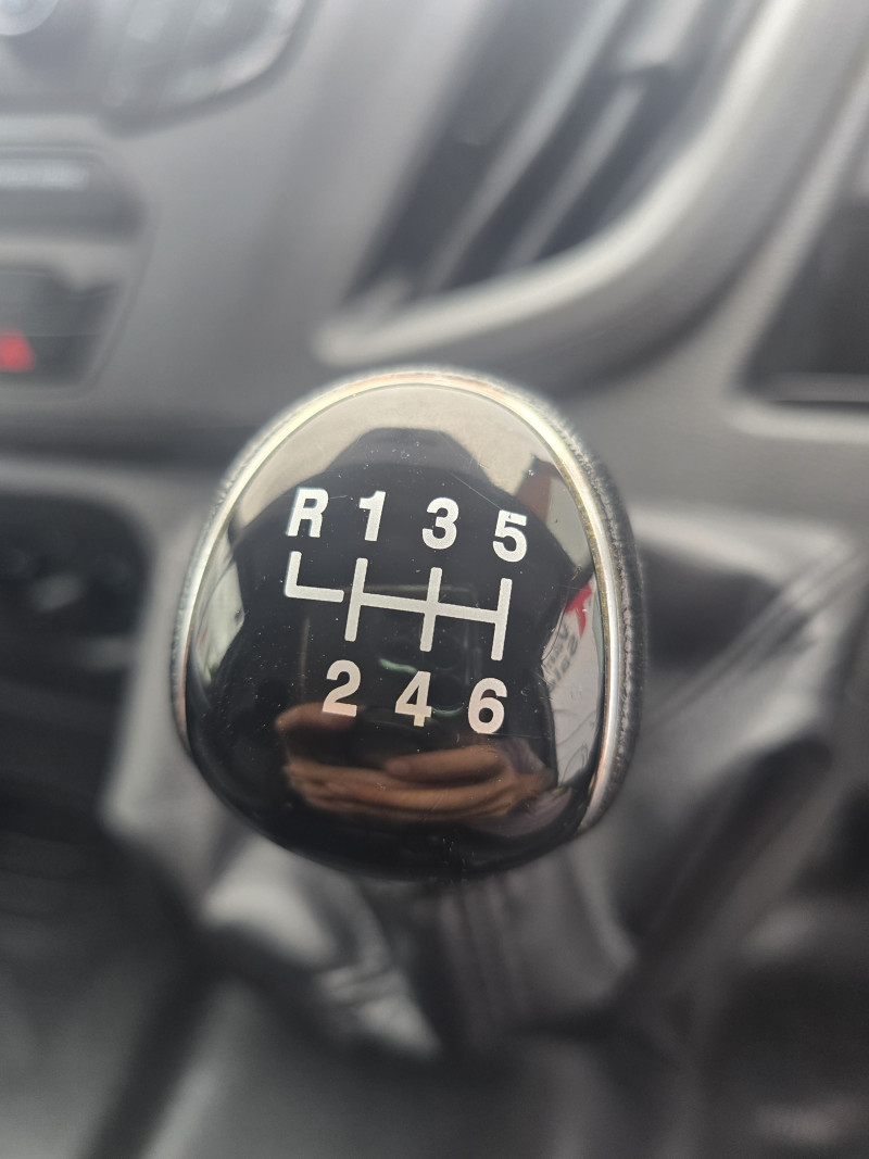 Ford Transit (2018) — photo 17