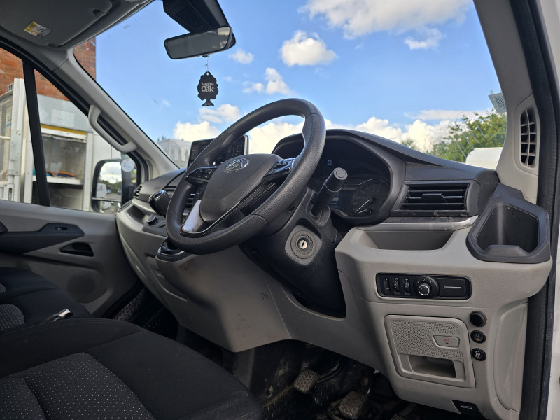 Maxus Delivery 9 (2023) — photo 10